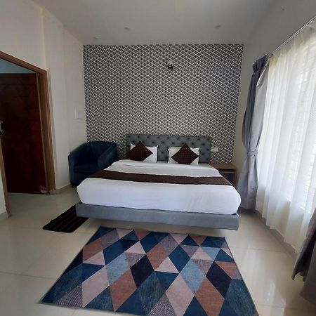 Sapphire Stayss Yelagiri Exterior foto